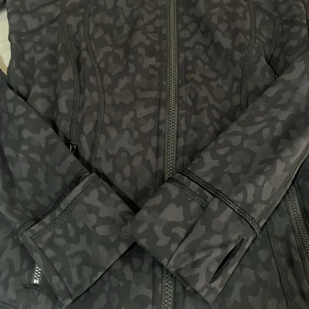 Lululemon Camo Cheetah Define Jacket - Picture 4 of 7